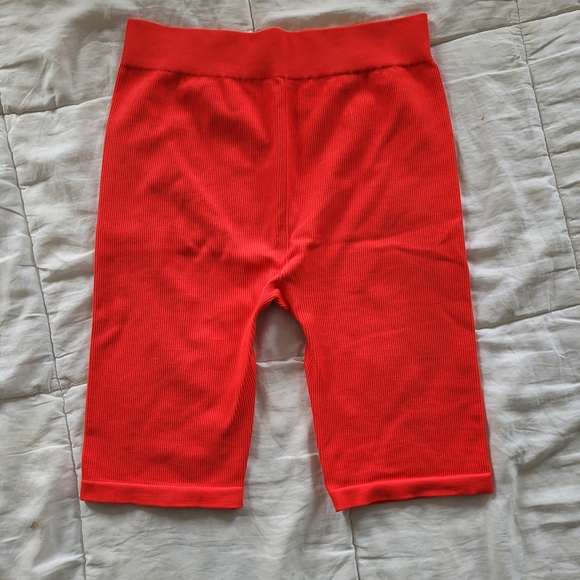 H&M Red Casual Shorts - Picture 2 of 3